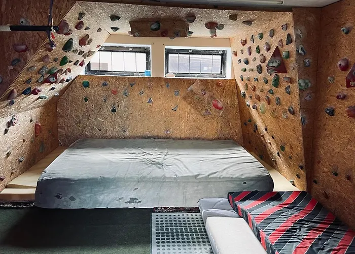 - Droga Do Walczakow 37a *