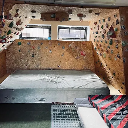 - Droga Do Walczakow 37a *